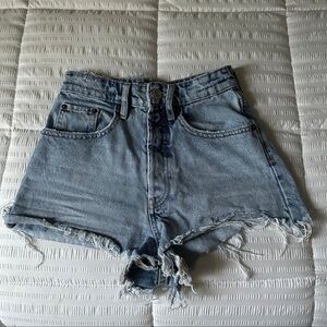 🩷 ZARA High-Rise Denim Shorts